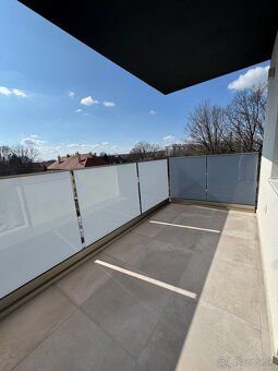 Ponúkame na prenájom priestranný 85m2 byt, ktorý je čerstvo 
