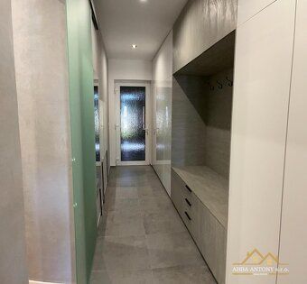 Ponúkame vám na predaj modernú novostavbu rekreačnej vily na