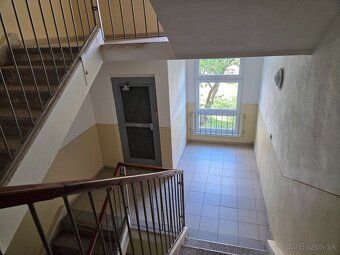 Priestranný a svetlý trojizbový byt o celkovej výmere 71,9 m