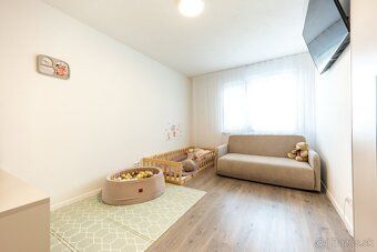 Hľadáme mladú rodinku do krásneho moderného trojizbáku v Tre