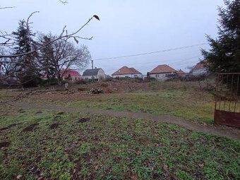 Ponúkame Vám na predaj rovinaté stavebné pozemky s celkovou 
