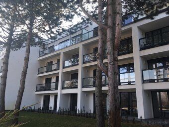 Č. 9876 🔥 NOVINKA: Luxusný byt s loggiou, parkovaním a bazén
