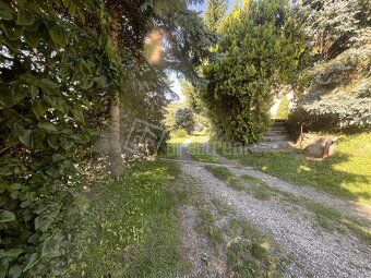 Pozemok s domom v obci Cinobaňa o rozlohe 1290m2, na stavbu 