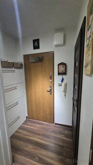 Ponúkam na predaj priestranný a moderne zrekonštruovaný 1-iz