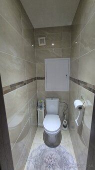 Ponúkam na predaj priestranný a moderne zrekonštruovaný 1-iz