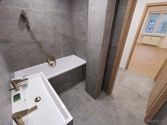 Čerstvo zrekonšteuovaný priestranný 3-izbový byt na Sokolovs