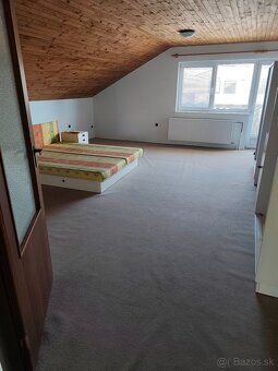 Ponúkame na predaj dvojpodlažný, čiastočne rekonštruovaný ro