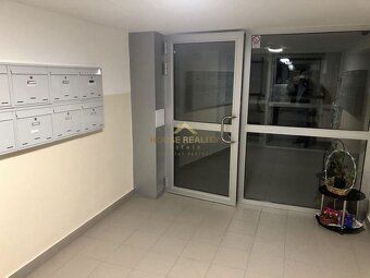 Štýlový 2 izbový byt po rekonštrukcii s lodžiou v tichom zel
