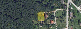 Červené Kopanice sú čiastočne zalesnenou lokalitou nad samot