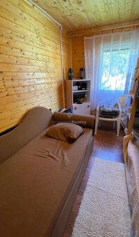 Typ: Chata Obec: Klokočov
 
Ponúkame na predaj útulnú chatu 
