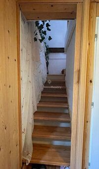 Typ: Chata Obec: Klokočov
 
Ponúkame na predaj útulnú chatu 