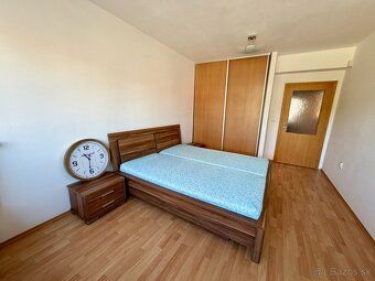 Prenájom 3-izbový byt 88m2 s lodžiou a garážovým parkovaním,