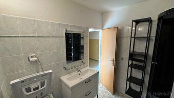 Prenájom 1 izbovy byt Ponukam na prenájom jedno izbovy byt v