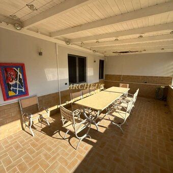 Atypický priestranný 3-izbový apartmán – Drač (Mali Robit), 
