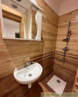 Ponúkame na predaj veľký a kompletne zrekonštruovaný rodinný