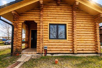 Ponúkam na predaj nádherný, kompletne dokončený drevený zrub