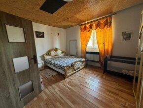 Ponúkame na predaj rodinný dom v obci Drahňov, ktorý sa nach