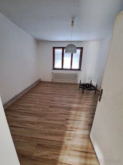 Na predaj 4izbový rodinný dom v obci Dvorníky len 10km od Hl