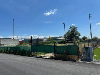 RealityKolesár predáva pozemok v priemyselnej časti, Jazero 