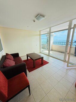 Apartmán s panoramatickým výhľadom v lokalite Pomorie.
– Cen