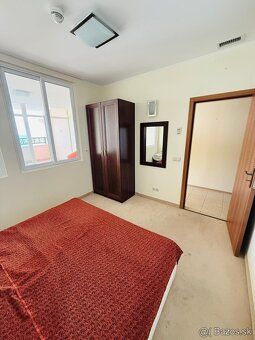 Apartmán s panoramatickým výhľadom v lokalite Pomorie.
– Cen