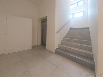 Ponúkame Vám na prenájom reprezentatívne kancelárske priesto