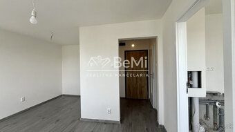 039-111-BEBR
Na predaj kompletne zrekonštruovaný 1 izbový by