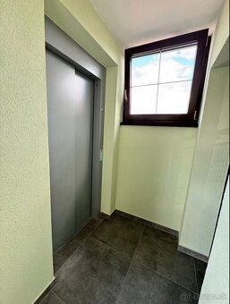 Ponúkame Vám na predaj 2-izbový apartmán priamo v centre mes