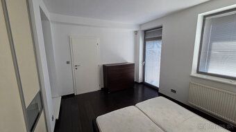 Popis • 3 izbový byt v novostavbe • úžitk. plocha 90 m2 • 2x
