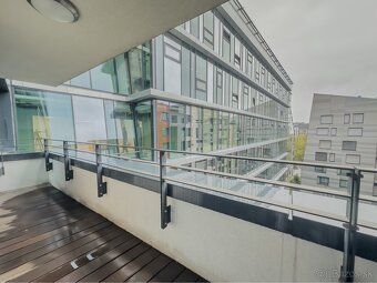 Rozloha: 54 m² + loggia (7 m²) Poschodie: 7. z 9 (s výťahom)