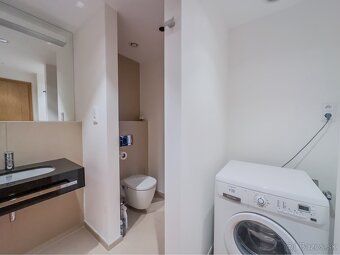 Rozloha: 54 m² + loggia (7 m²) Poschodie: 7. z 9 (s výťahom)