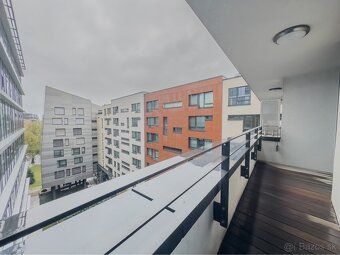 Rozloha: 54 m² + loggia (7 m²) Poschodie: 7. z 9 (s výťahom)