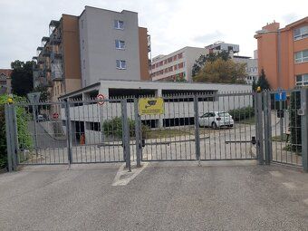 Ponúkam na prenájom kompletne zariadený 2-izbový byt v centr