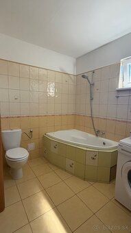 Dám do prenájmu priestranný 3 .izb.byt (95m2) v rodinnom dom