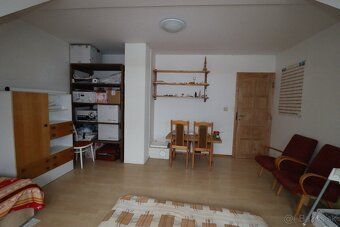 🏡 NA PREDAJ: 5-izbový rodinný dom s veľkým pozemkom, prístav
