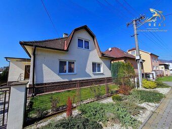 SHARK REAL Vám ponúka na predaj 3 izbový rodinný dom v tesne