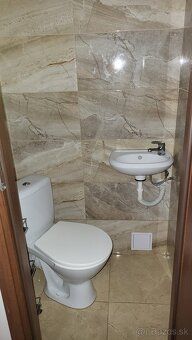 Ponúkam na prenájom 2 izbový byt v Námestovo. 62 m2. Na 3 po