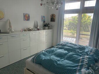 TOP PONUKA - SAMOSTATNÝ - ATYPICKÝ Bungalov 520m2 pozemok- m