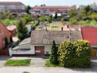 Predáme 3 izbový RD v meste Holíč na rekonštrukciu alebo inv