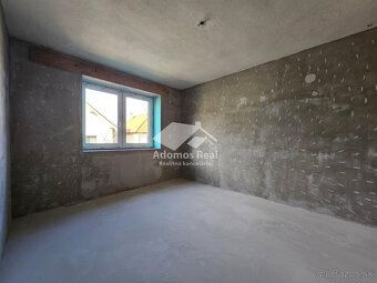 Ponúkame Vám na predaj samostatne stojaci 6 - izbový rodinný