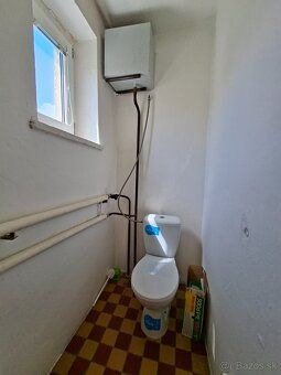 Ponúkame na predaj 4-izbový dvoj podlažný podpivničený rodin
