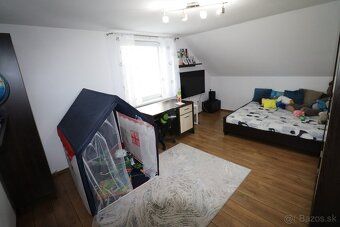 Ponúkam na predaj kompletne zrekonštruovaný rodinný dom v ob