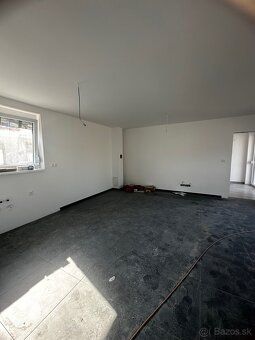 Ponúkame na predaj rodinný bungalov nachádzajúci sa v tichej