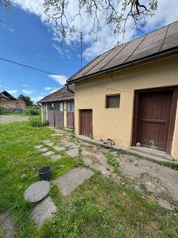 Ponúkame na predaj priestranný 5-izbový rodinný dom v obľúbe