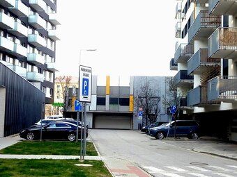 Prenajmeme vnútorné parkovacie stojisko v garážovom dome na 