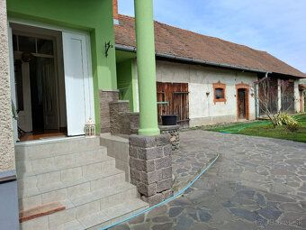 Predstavte si ráno s kávou na vlastnom pozemku, ticho, pokoj