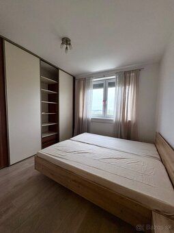 Ponúkame na prenájom moderný a svetlý 2-izbový byt vo vyhľad