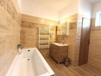 Rodinný dom s pozemkom 1290m2 a potenciálom (Predajná, okr. 