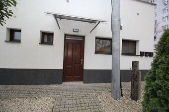 Oto Horváth ponúka na prenájom administratívnu miestnosť na 
