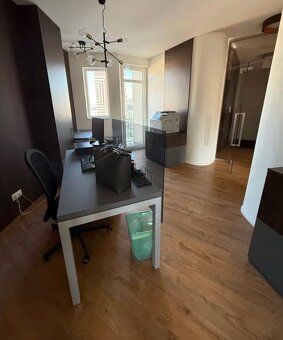 Ponúkame Vám na predaj elegantný byt, ktorý je upravený na k